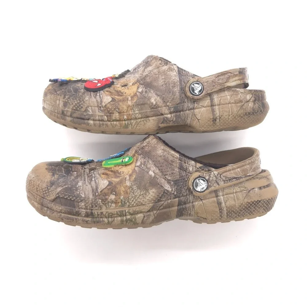 Crocs Realtree Camo Fleece Lined Clogs Men's Size 8 Jibbitz Charms Rick & Morty